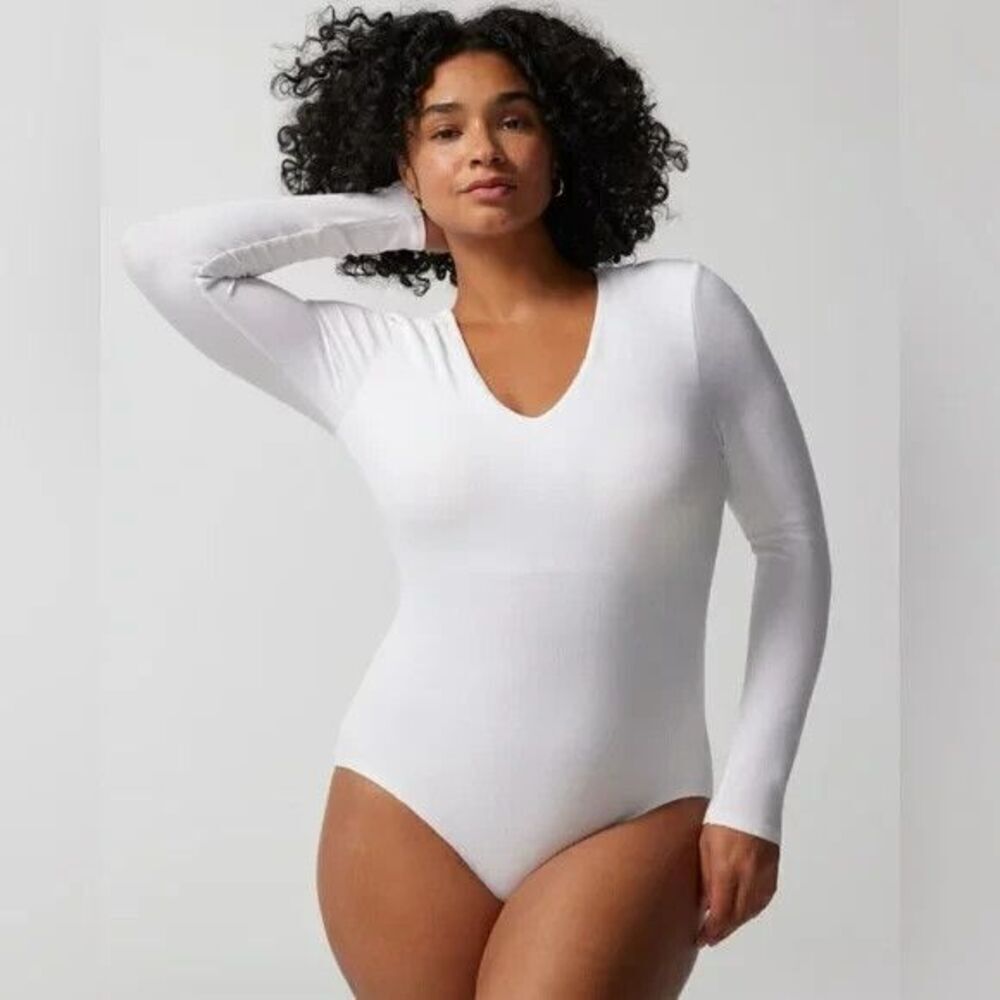 NWT~Women's SOMA White Ribbed V-Neck Bodysuit w/ Built-In Bra M $69.00